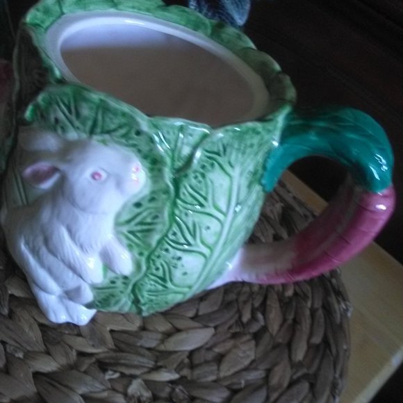 BUNNY LANE Vintage Bunny Teapot - Picture 12 of 16